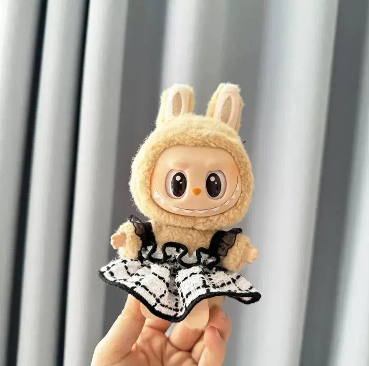 17cm Labubu Hoodie Outfit