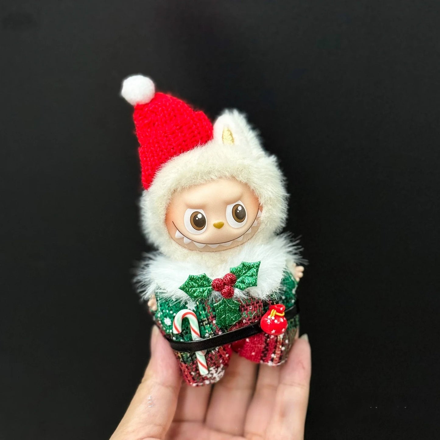 Mini Labubu V4 Christmas Outfit