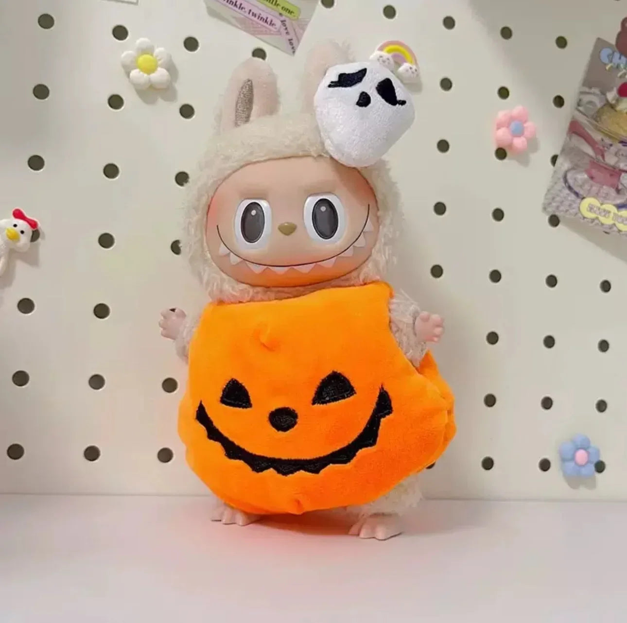 17cm Labubu Hoodie Outfit