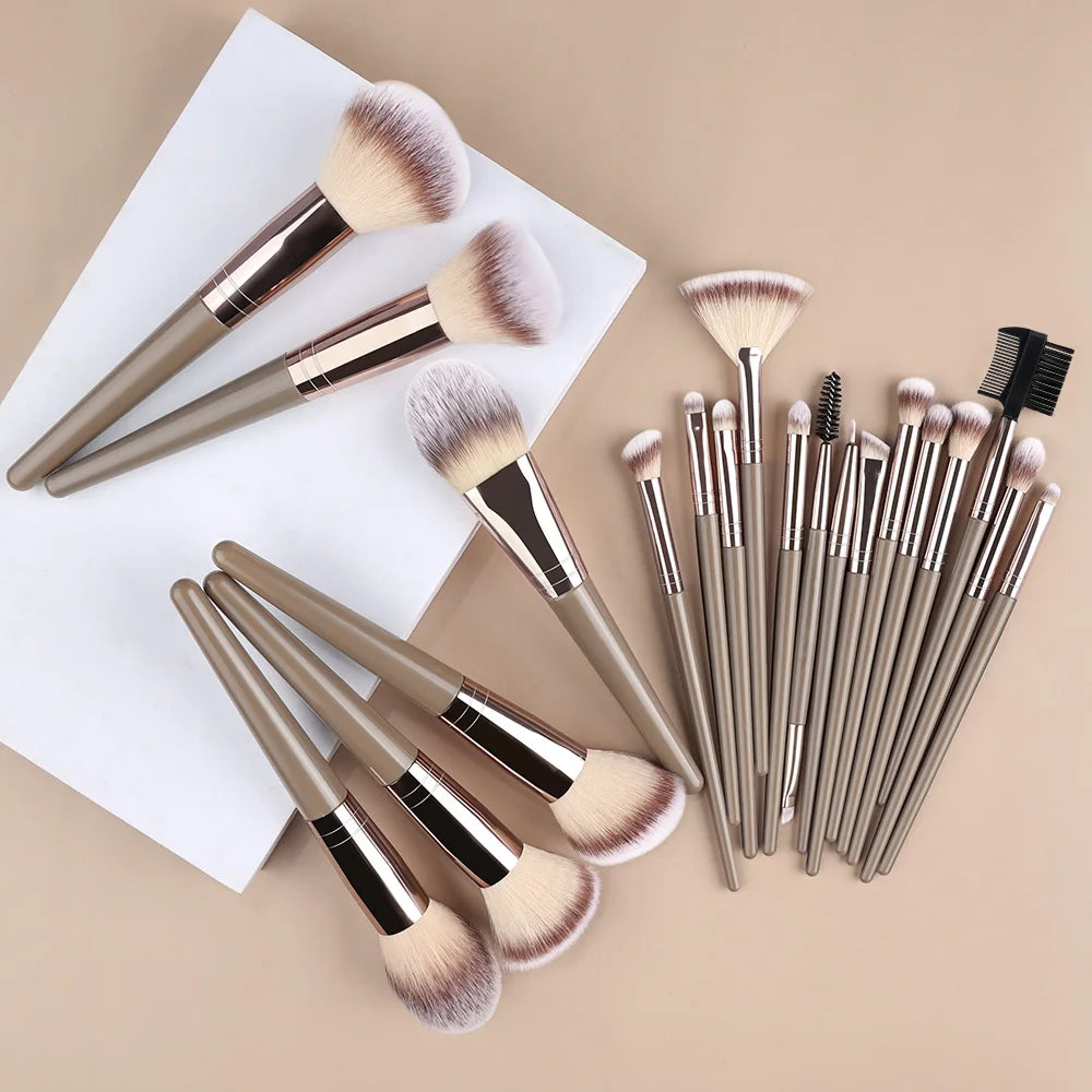 ZSRUNHUI 3–20PCS Fluffy Makeup Brush Set