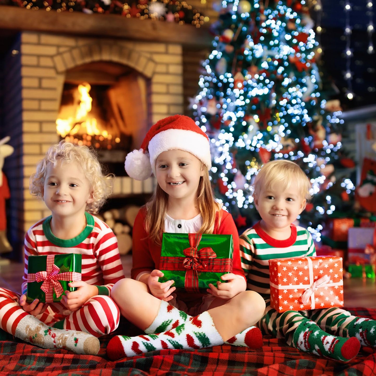 Hoolerry 30 Pairs Christmas Fuzzy Socks in Bulk for Women Adult Men Gifts Fluffy Holiday Winter Socks Unisex Warm Crew Gifts(Snowman)