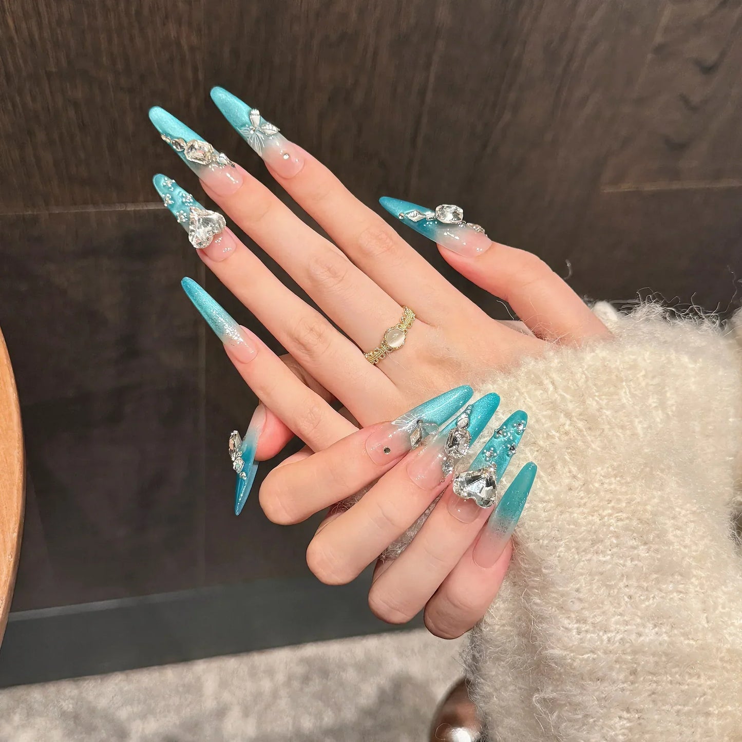 Gradient Blue Cat Eye Nails