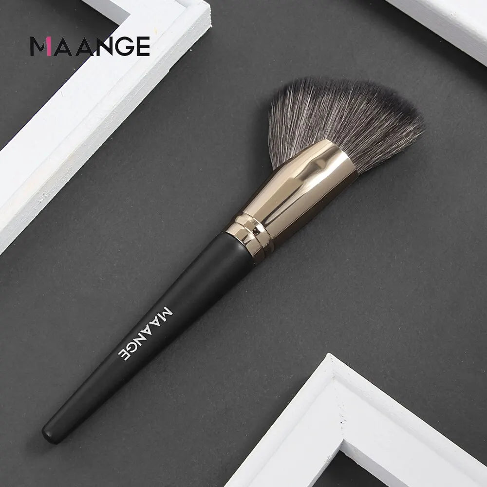 MAANGE Angled Contour Blush Brush