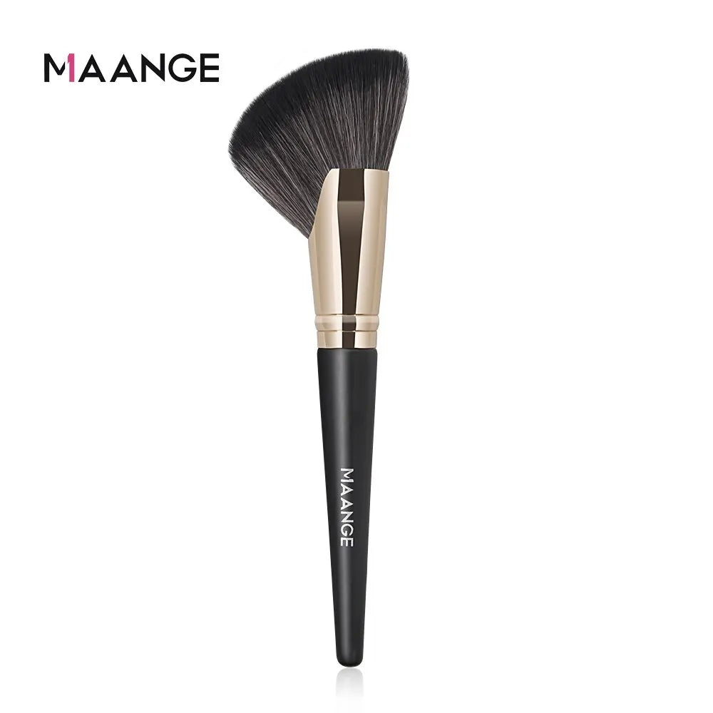 MAANGE Angled Contour Blush Brush